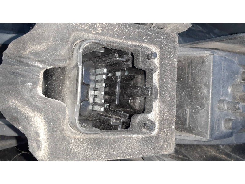 Recambio de piloto trasero izquierdo para renault scenic ii referencia OEM IAM 15911500  