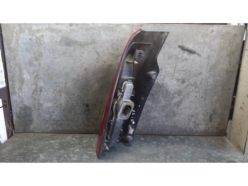 Recambio de piloto trasero derecho para renault espace iv (jk0) referencia OEM IAM 8200027152  89023832