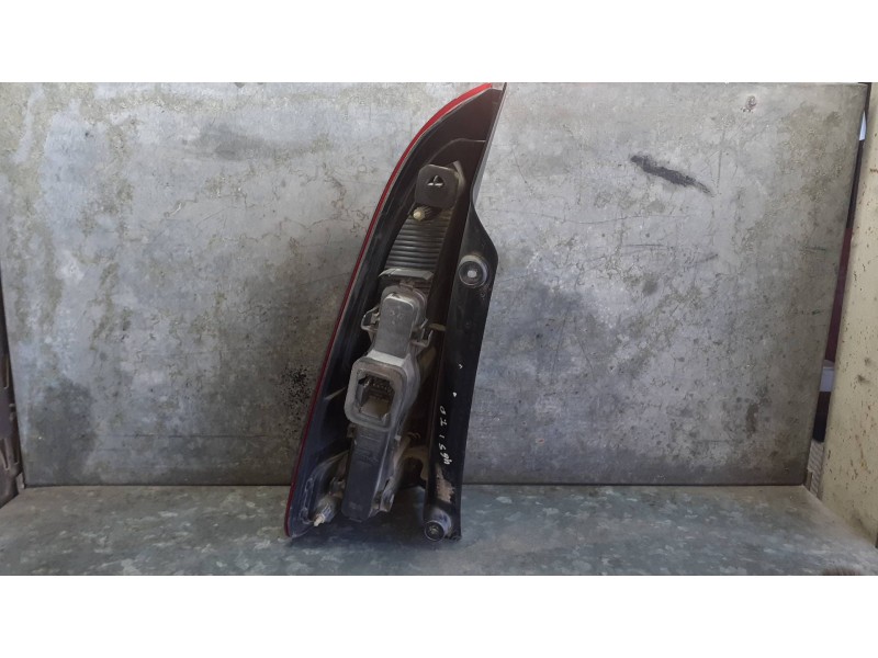 Recambio de piloto trasero derecho para renault espace iv (jk0) referencia OEM IAM 8200027152  89023832