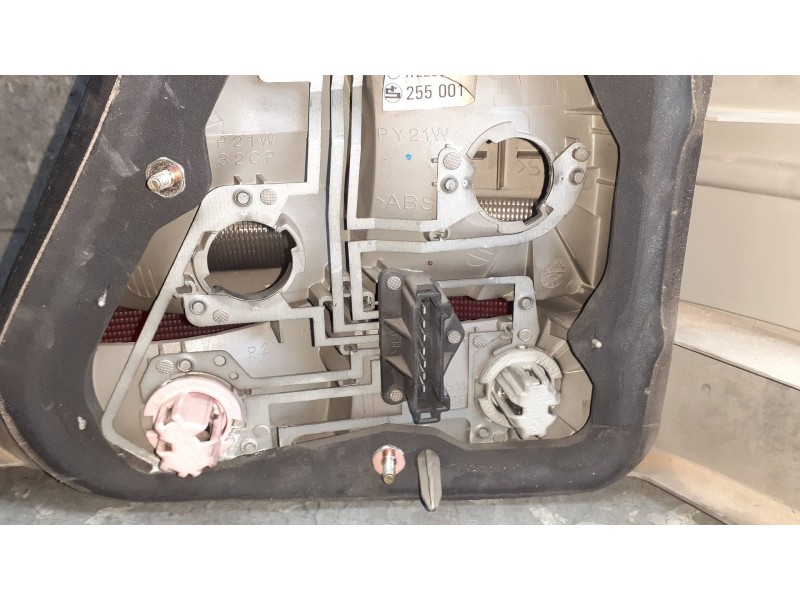 Recambio de piloto trasero izquierdo para mercedes-benz clase s (w220) berlina referencia OEM IAM A2208200164  