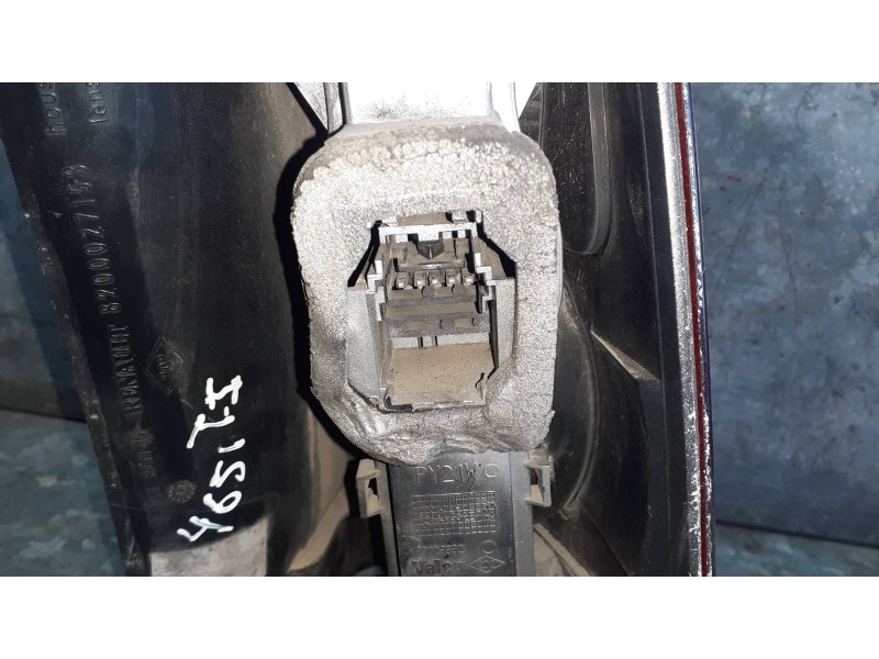 Recambio de piloto trasero izquierdo para renault espace iv (jk0) referencia OEM IAM 8200027153  89023832