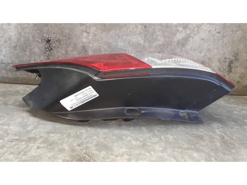 Recambio de piloto trasero derecho para renault scenic ii referencia OEM IAM 085511937RB  