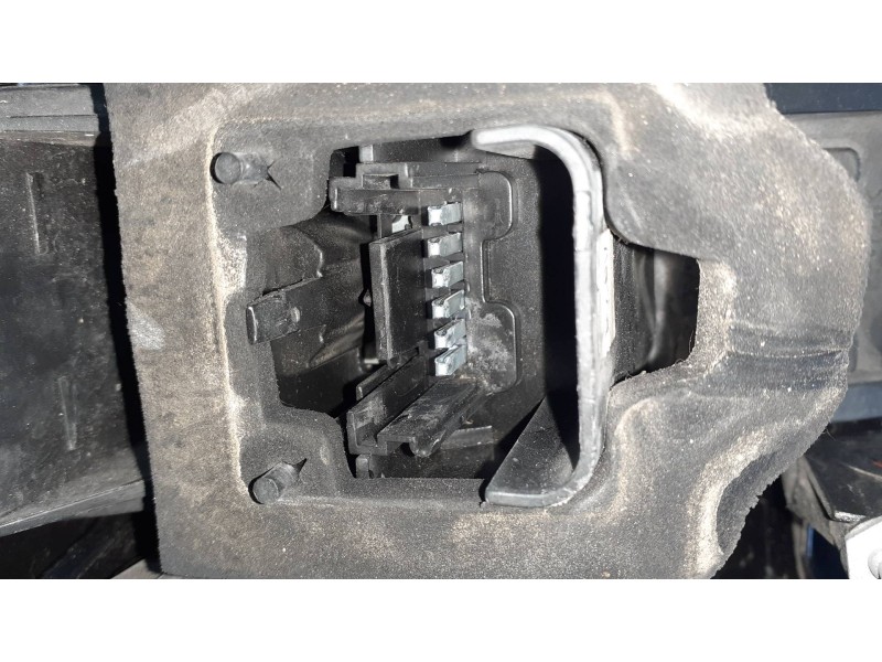 Recambio de piloto trasero derecho para renault scenic ii referencia OEM IAM 085511937RB  