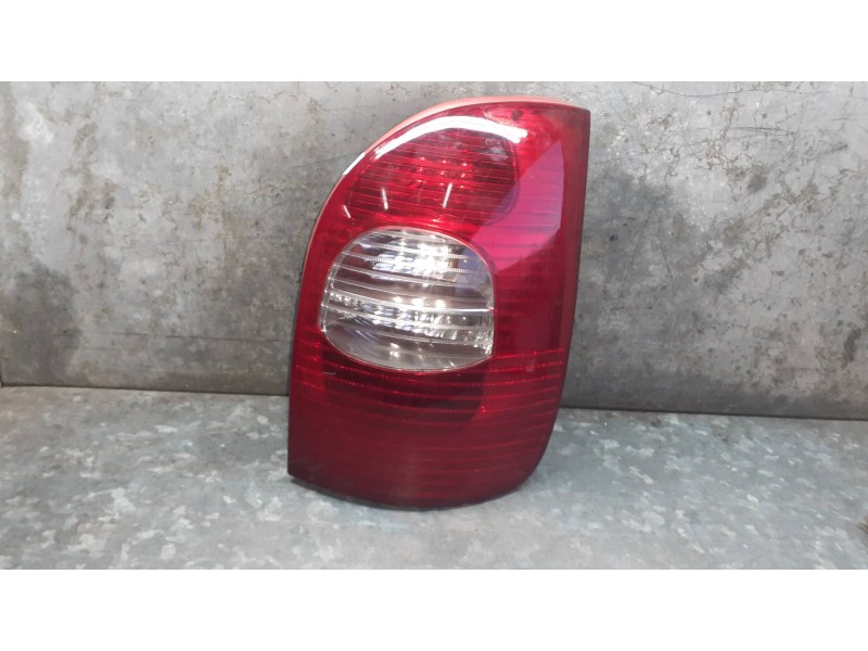 Recambio de piloto trasero derecho para citroen xsara picasso referencia OEM IAM 085521913RR  015521920RR