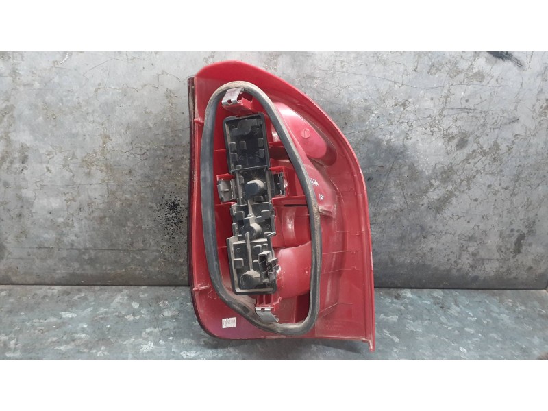 Recambio de piloto trasero derecho para citroen xsara picasso referencia OEM IAM 085521913RR  015521920RR