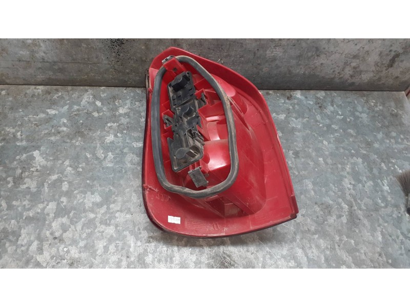 Recambio de piloto trasero derecho para citroen xsara picasso referencia OEM IAM 085521913RR  015521920RR