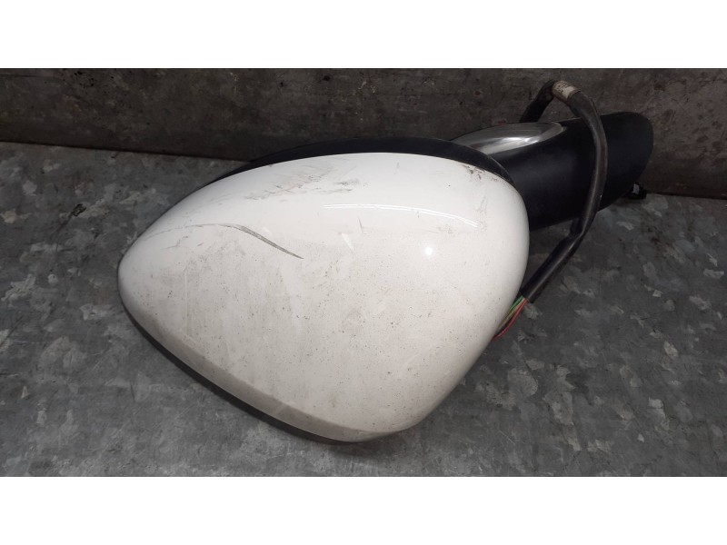 Recambio de retrovisor izquierdo para citroen c3 referencia OEM IAM 232676023 BLANCO ELECTRICO