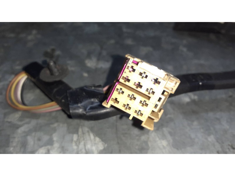 Recambio de retrovisor derecho para volkswagen polo (9n1) referencia OEM IAM  ROJO ELECTRICO