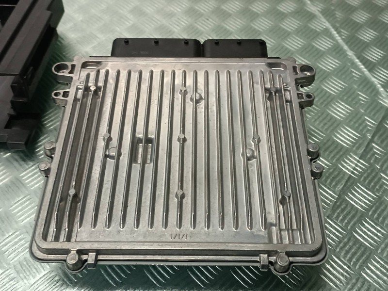 Recambio de centralita motor uce para mercedes-benz clase e (w211) berlina referencia OEM IAM A6421508591 0281013478 BOSCH