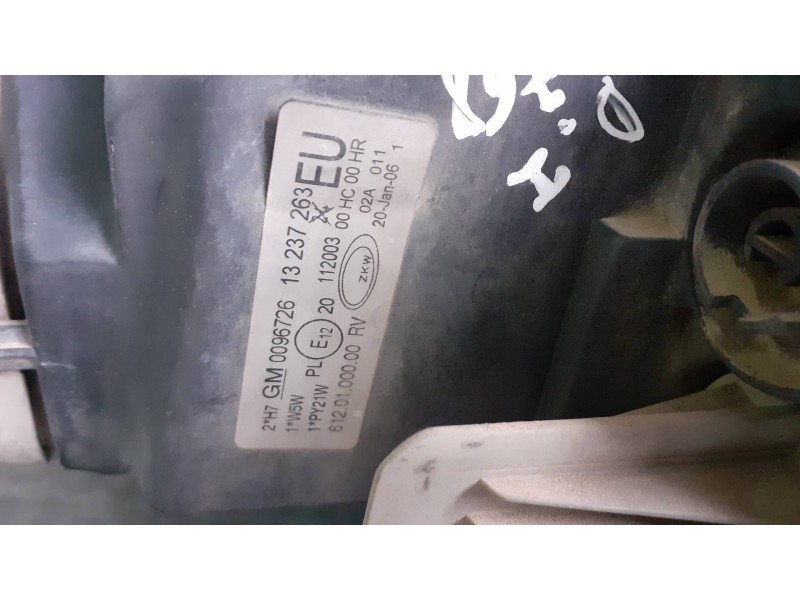 Recambio de faro izquierdo para opel corsa c referencia OEM IAM 13237263  0096726