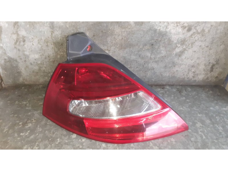Recambio de piloto trasero izquierdo para renault megane ii berlina 5p referencia OEM IAM 89318190  