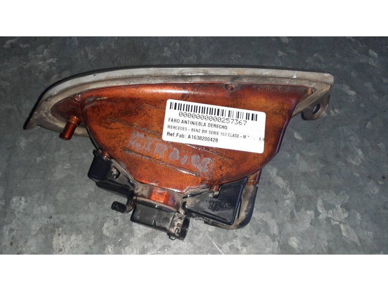 Recambio de faro antiniebla derecho para mercedes-benz clase m (w163) referencia OEM IAM A1638200428  1NA22315204