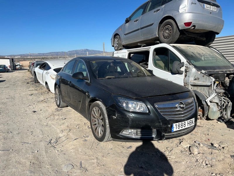opel insignia berlina del año 2011