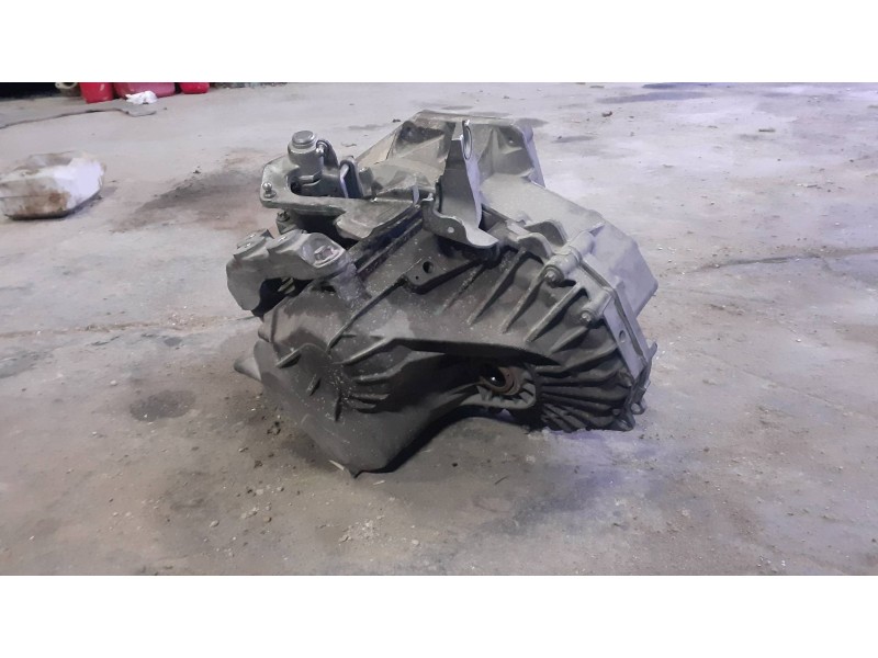 Recambio de caja cambios para opel insignia berlina referencia OEM IAM 55561696  