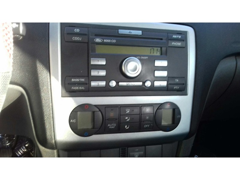 ford focus berlina (cap) del año 2005