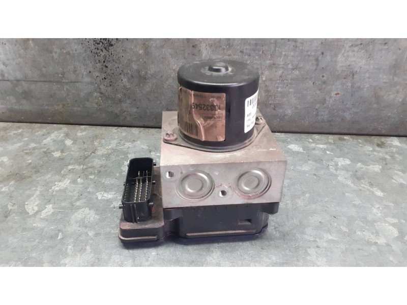 Recambio de abs para opel insignia berlina referencia OEM IAM 13332549 16817014 GM - TRW