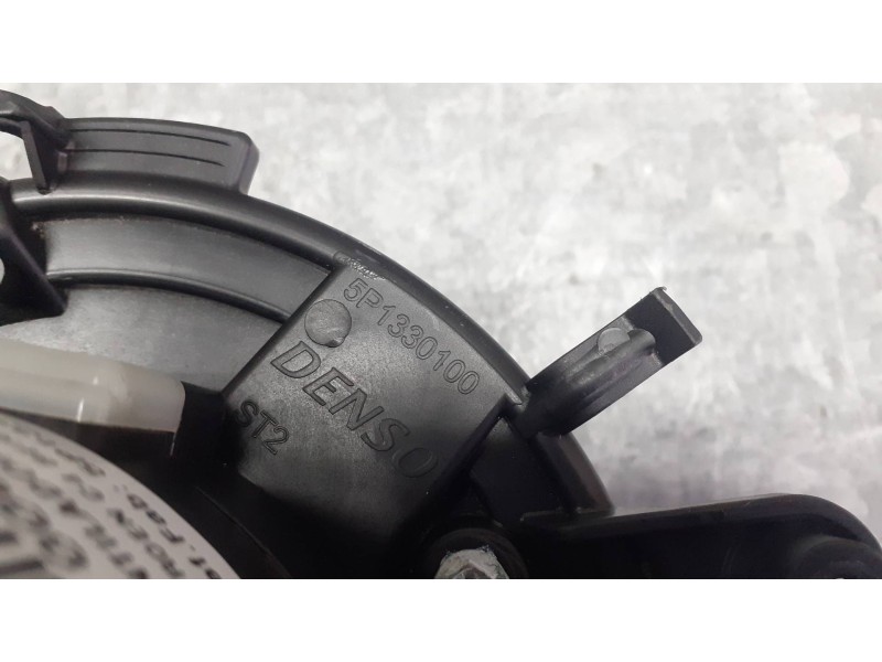 Recambio de ventilador calefaccion para citroen c4 berlina referencia OEM IAM 5P1330400 5P1330400 DENSO