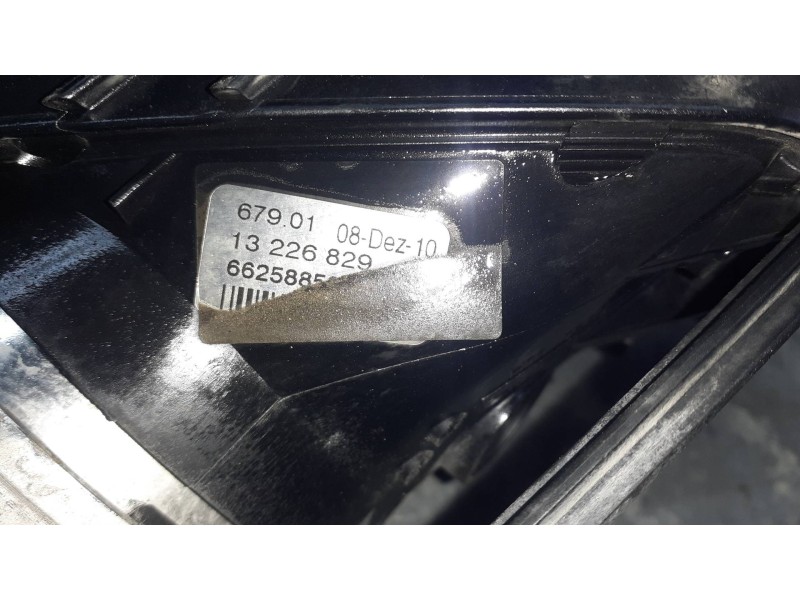 Recambio de faro antiniebla derecho para opel insignia berlina referencia OEM IAM 6625885  13226829