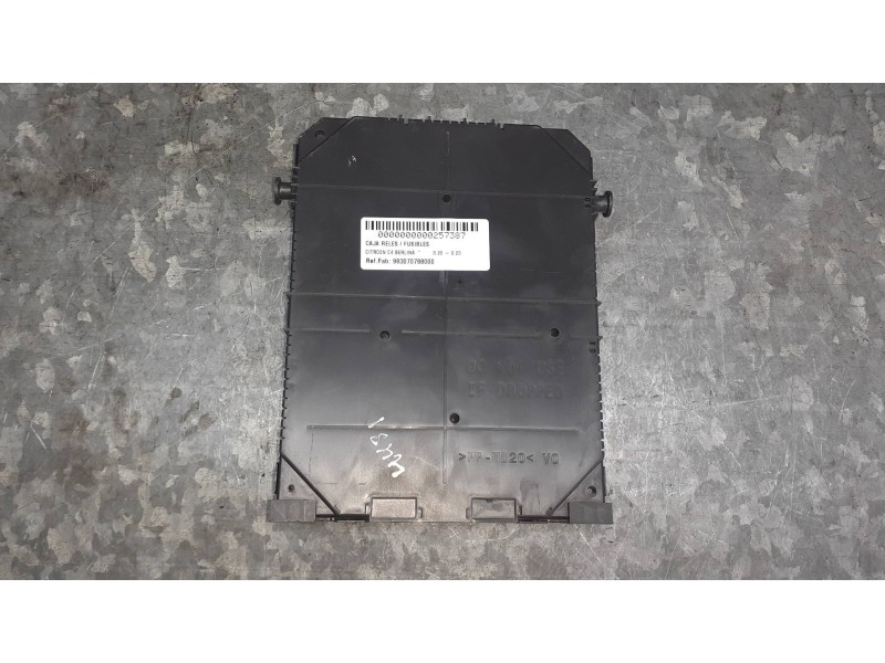 Recambio de caja reles / fusibles para citroen c4 berlina referencia OEM IAM 983070788000 DELPHI BSI - EL5 - CEM00