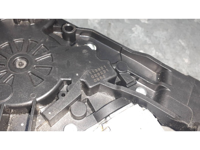 Recambio de motor limpia trasero para citroen c4 berlina referencia OEM IAM 9819523180 0390205010 BOSCH