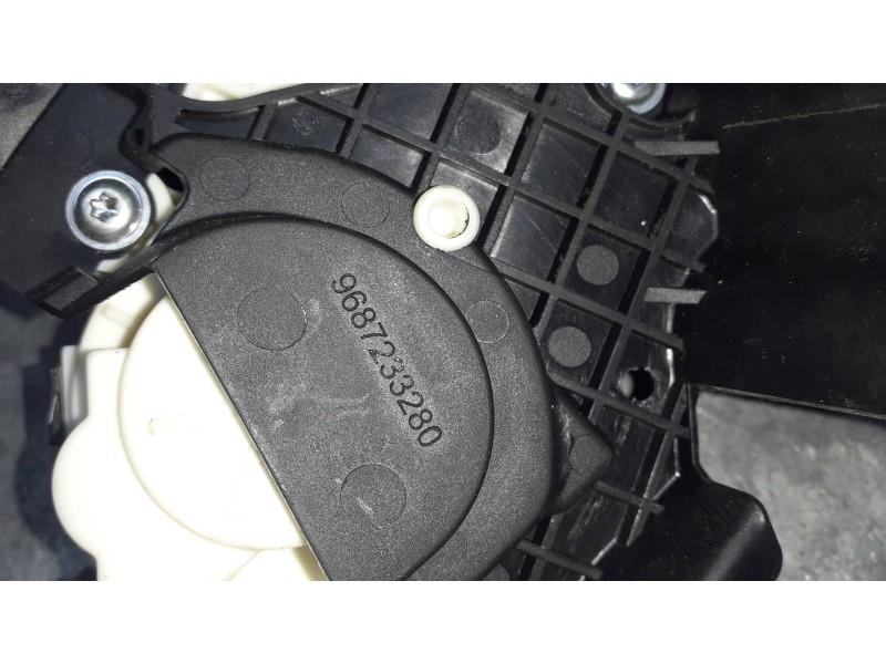 Recambio de motor apertura y cierre porton para citroen c4 berlina referencia OEM IAM 9687233280  