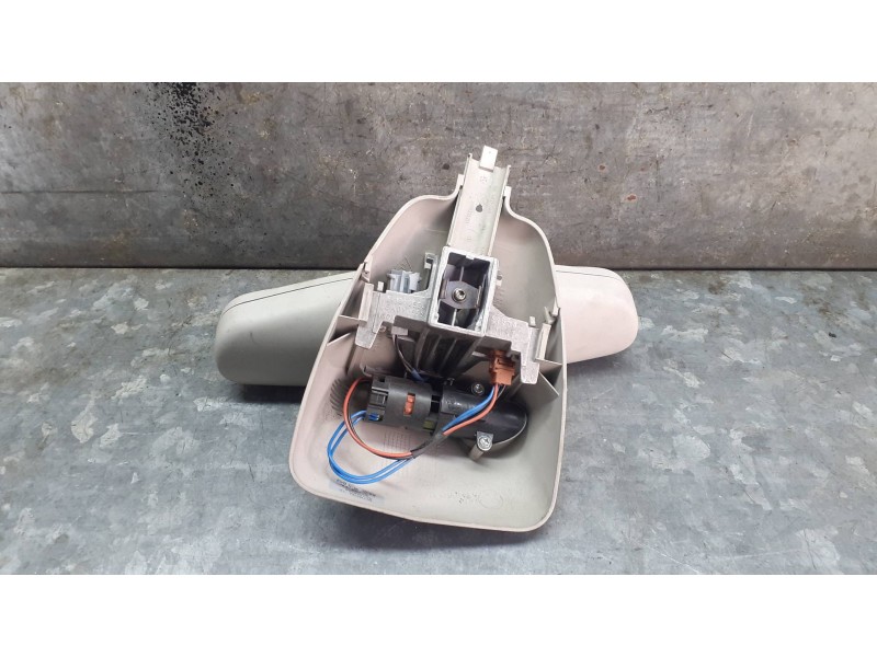 Recambio de retrovisor interior para renault scenic ii referencia OEM IAM 8200205642 30100034 BITRON