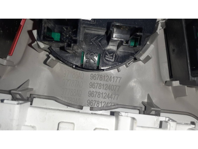 Recambio de luz interior para citroen c4 berlina referencia OEM IAM 9812373180 10024354 96659054BJ