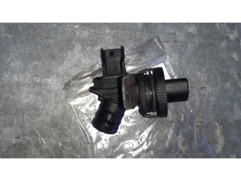 Recambio de sensor de presión del aceite para opel insignia berlina referencia OEM IAM 55568910  AIRE