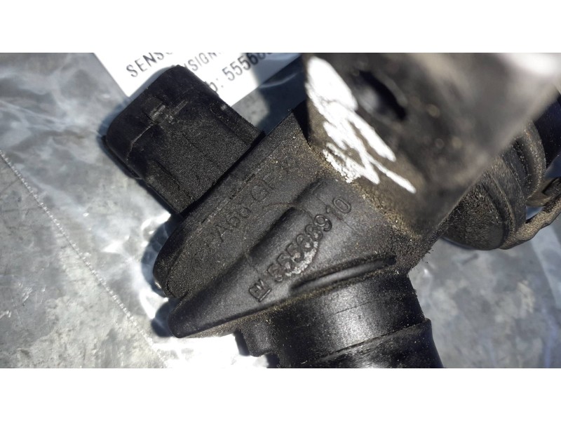 Recambio de sensor de presión del aceite para opel insignia berlina referencia OEM IAM 55568910  AIRE