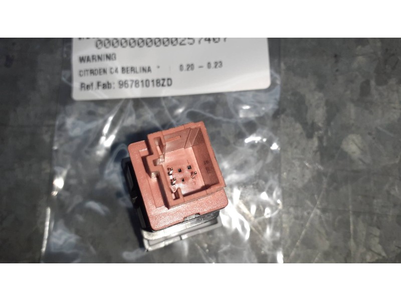 Recambio de warning para citroen c4 berlina referencia OEM IAM 96781018ZD  