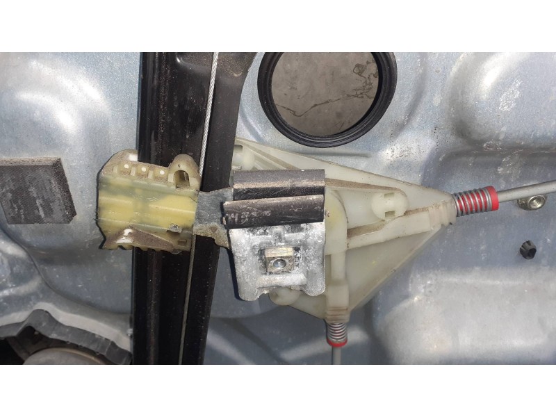 Recambio de elevalunas delantero izquierdo para volkswagen polo (9n1) referencia OEM IAM W06Q4837401S SIN MOTOR ELECTRICO