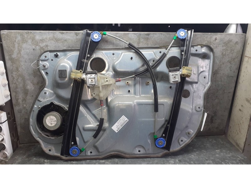 Recambio de elevalunas delantero izquierdo para volkswagen polo (9n1) referencia OEM IAM W06Q4837401S SIN MOTOR ELECTRICO