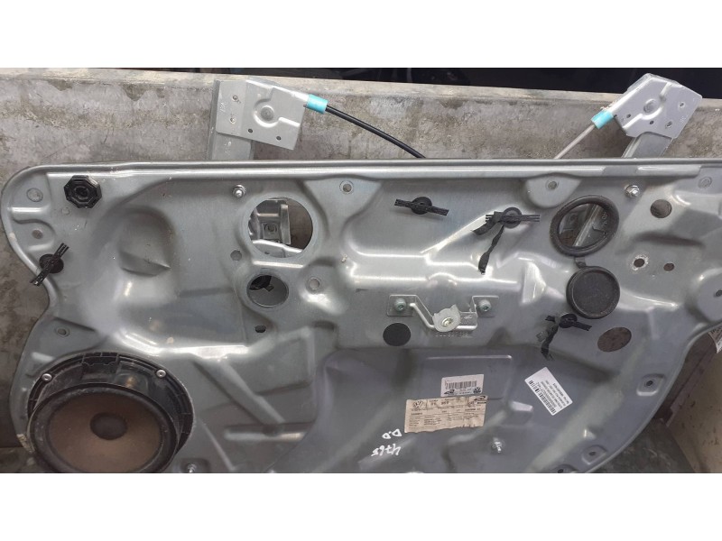 Recambio de elevalunas delantero derecho para volkswagen polo (9n1) referencia OEM IAM W06Q4837402S SIN MOTOR ELECTRICO