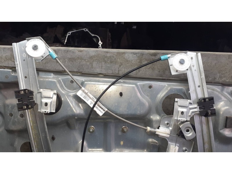 Recambio de elevalunas delantero derecho para volkswagen polo (9n1) referencia OEM IAM W06Q4837402S SIN MOTOR ELECTRICO