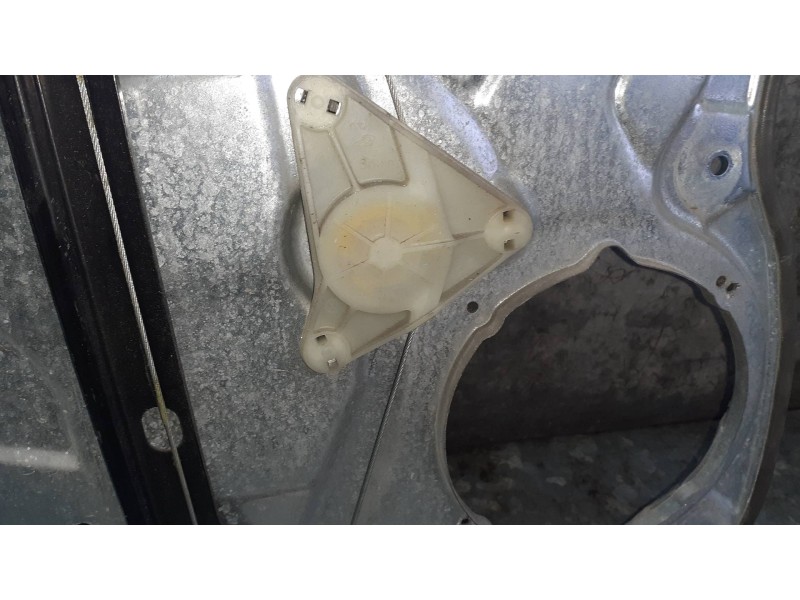 Recambio de elevalunas trasero derecho para volkswagen polo (9n1) referencia OEM IAM W06Q4839402E SIN MOTOR ELECTRICO