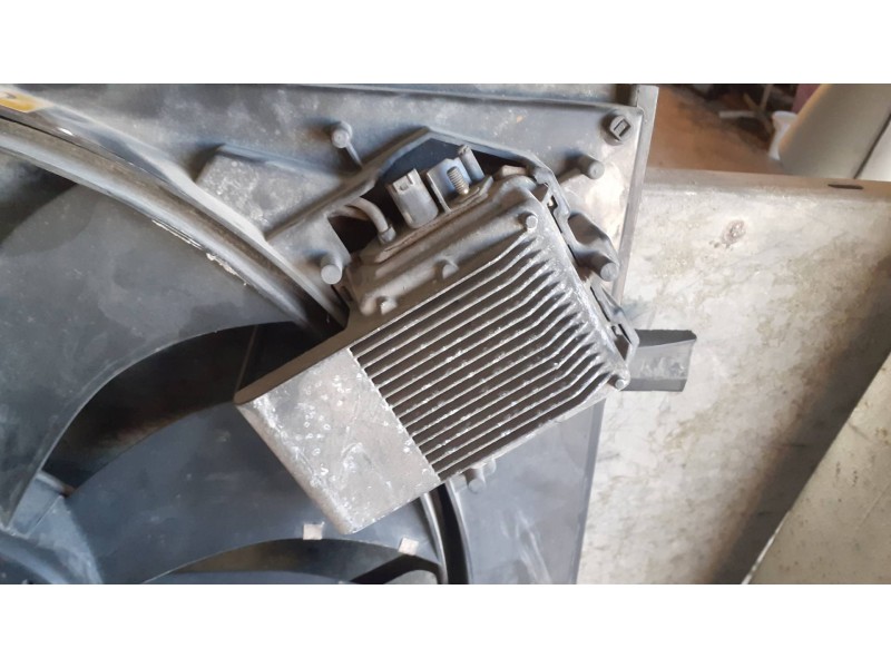 Recambio de electroventilador para mercedes-benz clase m (w163) referencia OEM IAM A1635000293 8850032373 TEMIC