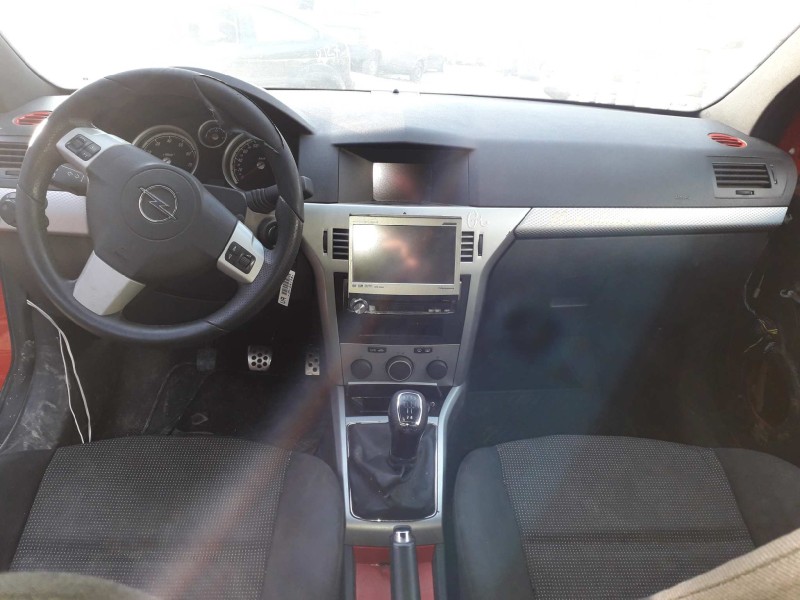 opel astra gtc del año 2005