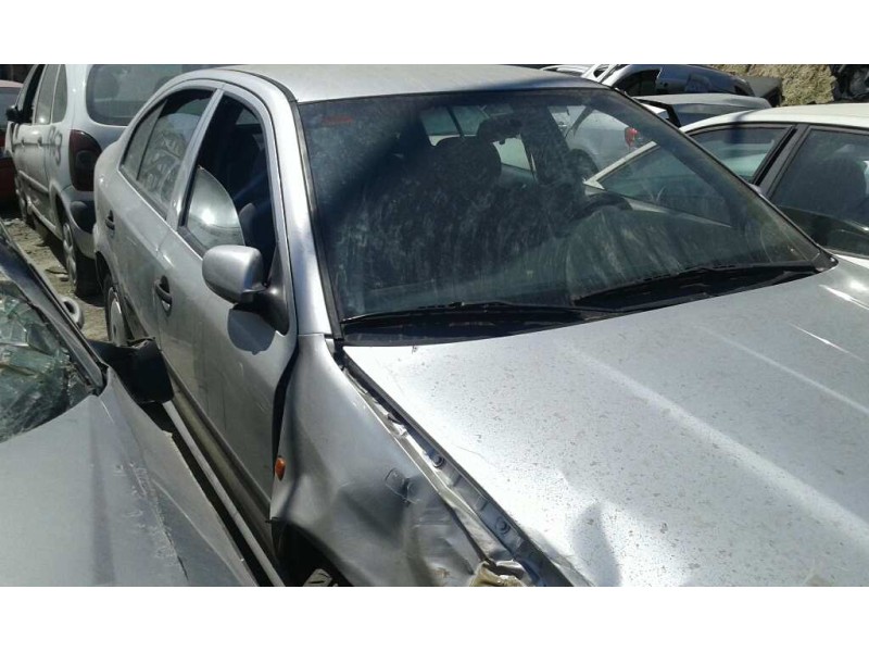 skoda octavia berlina (1u2) del año 1999