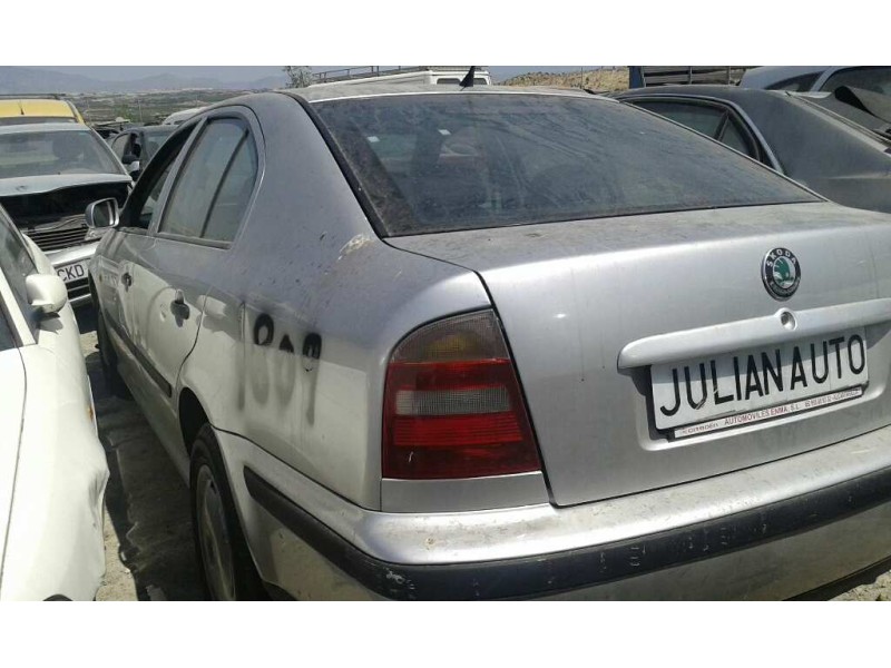 skoda octavia berlina (1u2) del año 1999