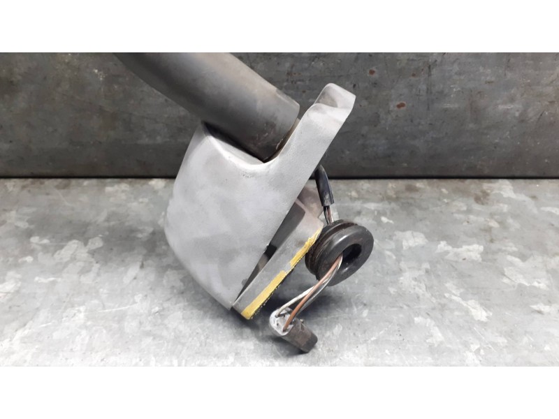 Recambio de retrovisor izquierdo para nissan atleon 120 referencia OEM IAM E9014094 NEGRO ELECTRICO