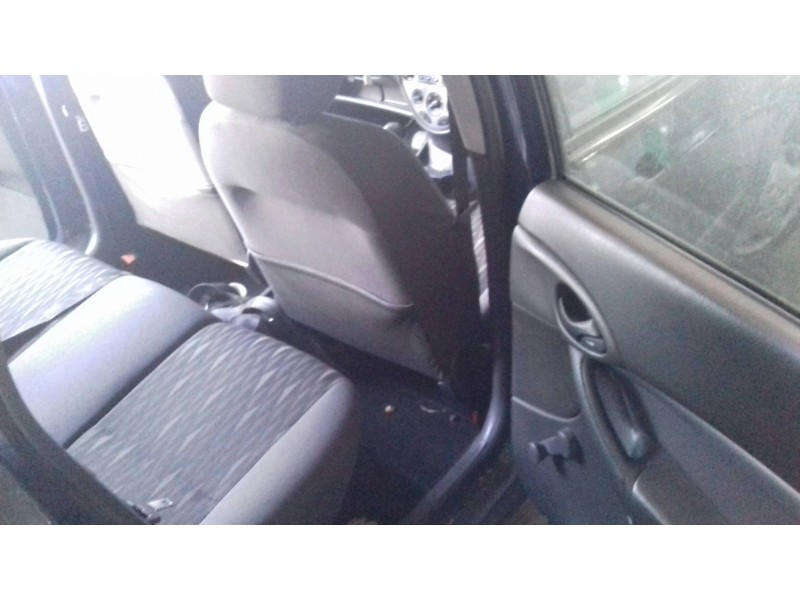 ford focus berlina (cak) del año 2004