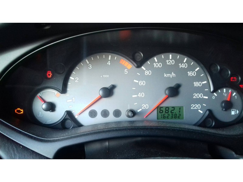 ford focus berlina (cak) del año 2004