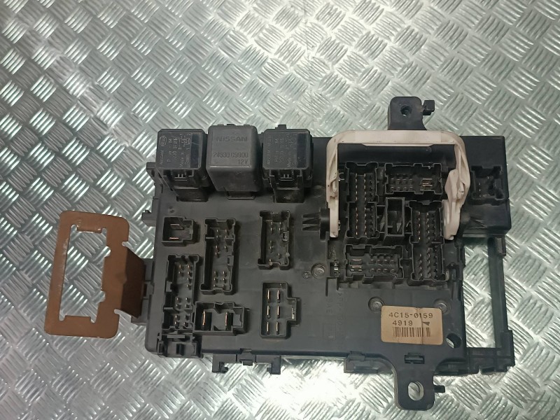 Recambio de caja reles / fusibles para nissan terrano/terrano.ii (r20) referencia OEM IAM 24330C9900 252309F915 4C150159