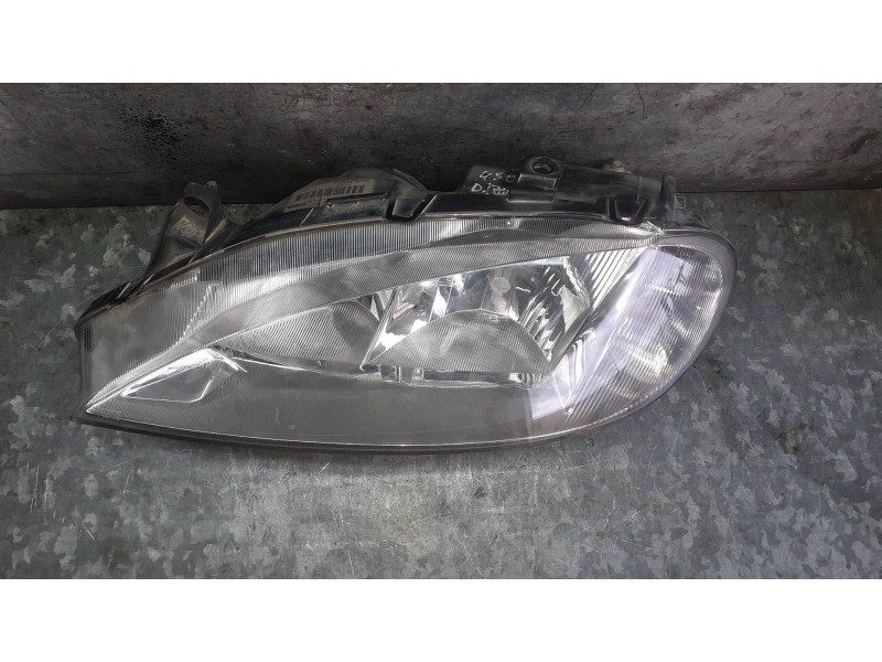 Recambio de faro izquierdo para renault megane i fase 2 berlina (ba0) referencia OEM IAM 770042787AG  67743610