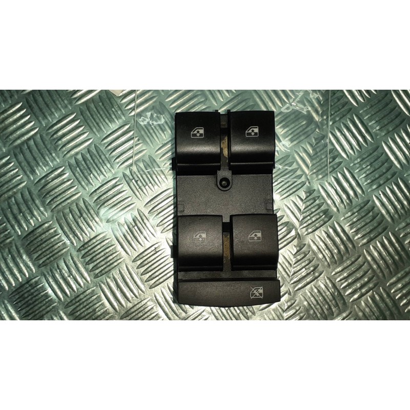 Recambio de mando elevalunas delantero izquierdo para opel mokka x design line start/stop referencia OEM IAM 22915121  321995