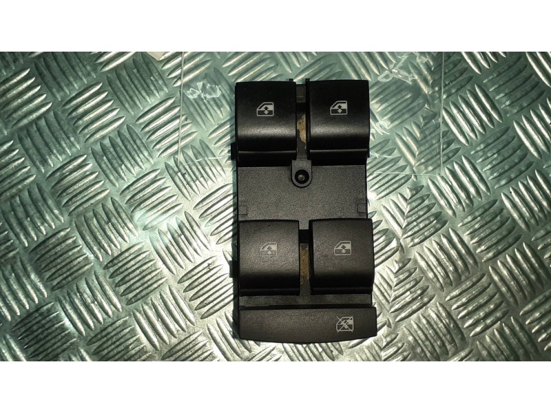 Recambio de mando elevalunas delantero izquierdo para opel mokka x design line start/stop referencia OEM IAM 22915121  321995