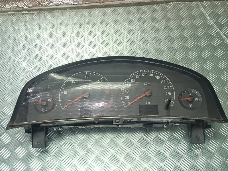 Recambio de cuadro instrumentos para opel vectra c berlina referencia OEM IAM 13140891RL VDO 88311337