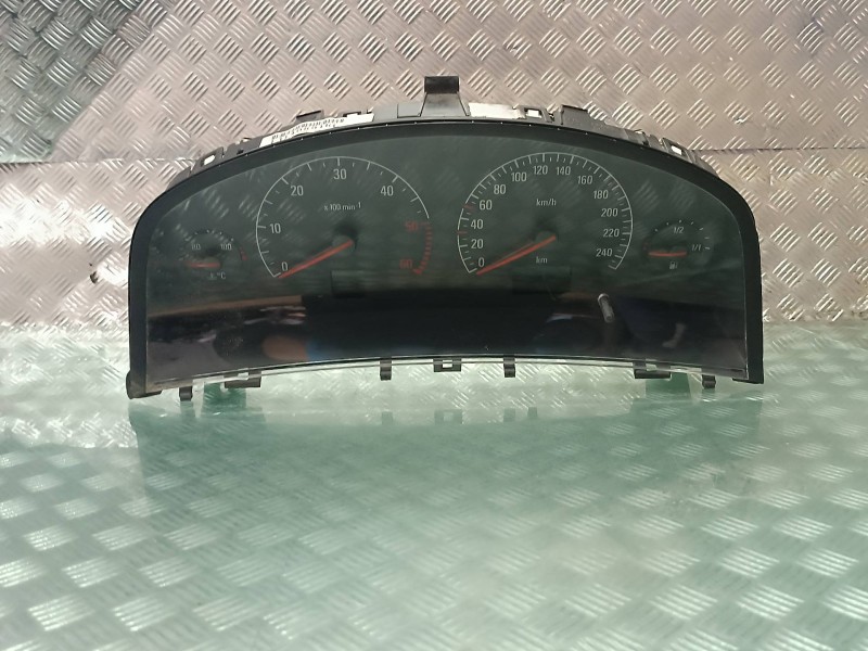 Recambio de cuadro instrumentos para opel vectra c berlina referencia OEM IAM 13140891RL VDO 88311337