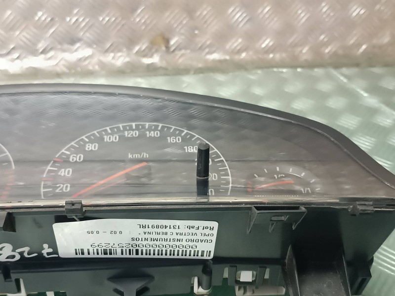 Recambio de cuadro instrumentos para opel vectra c berlina referencia OEM IAM 13140891RL VDO 88311337