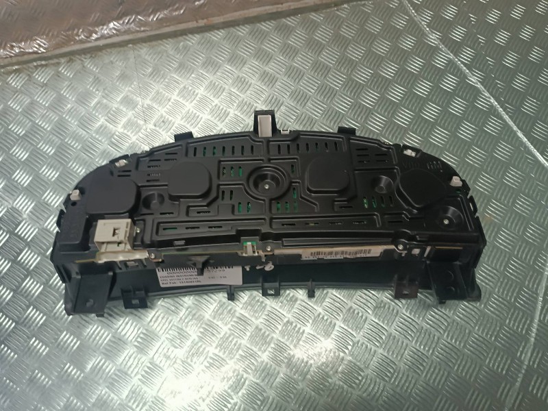 Recambio de cuadro instrumentos para opel vectra c berlina referencia OEM IAM 13140891RL VDO 88311337